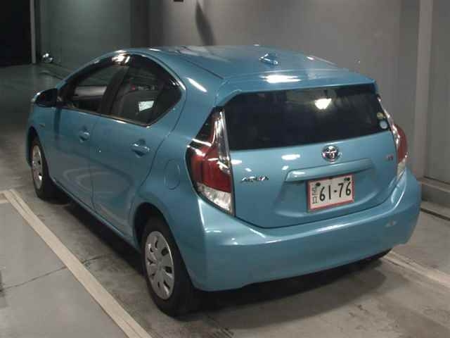 TOYOTA AQUA 2016