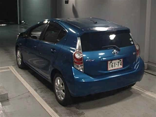 TOYOTA AQUA 2013