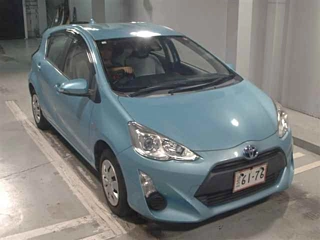 TOYOTA AQUA 2016