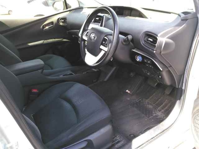 TOYOTA PRIUS 2016