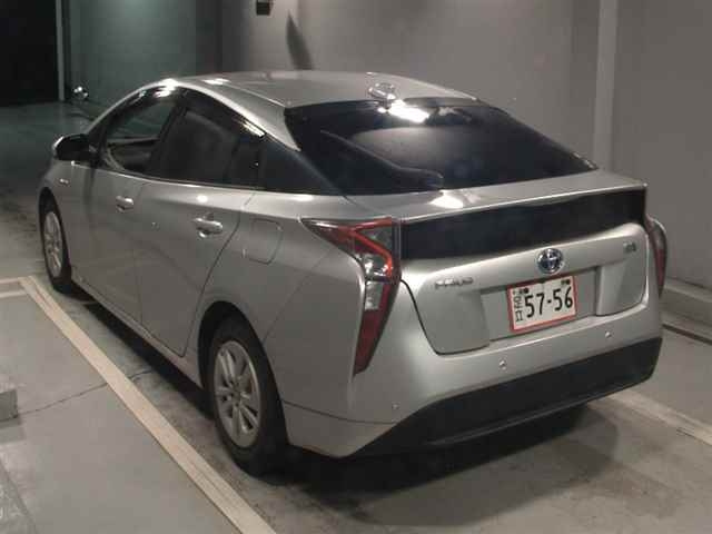 TOYOTA PRIUS 2016