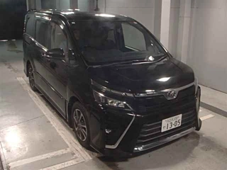 TOYOTA VOXY 2018