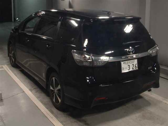 TOYOTA WISH 2013