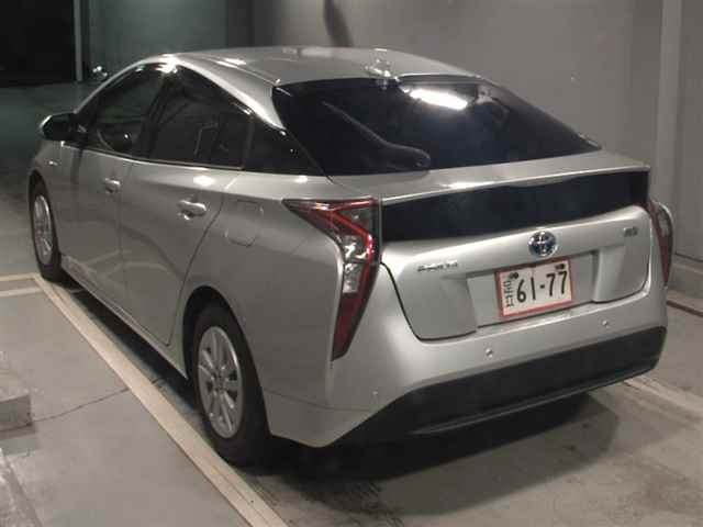 TOYOTA PRIUS 2018