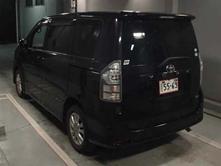 TOYOTA VOXY 2010