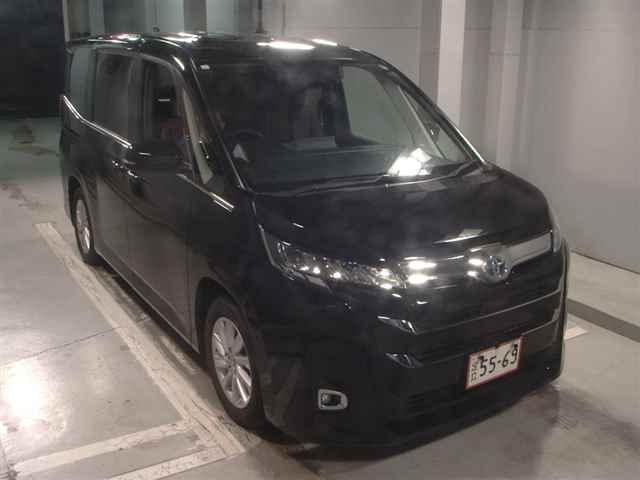 TOYOTA NOAH 2023