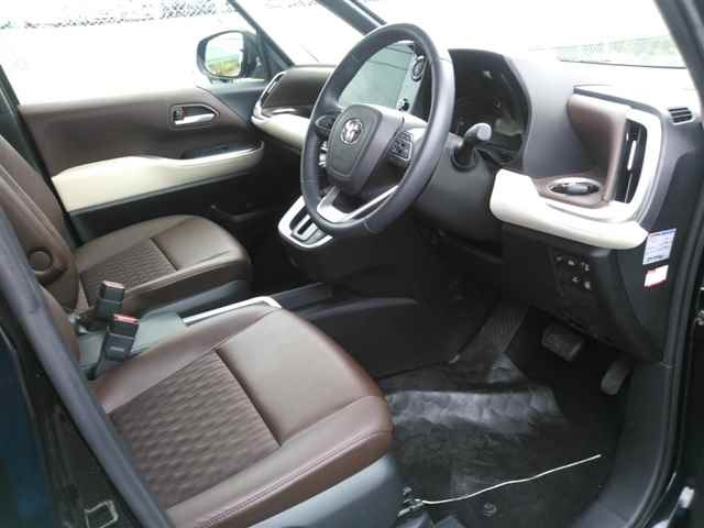 TOYOTA NOAH 2023