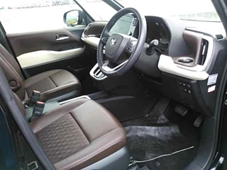 TOYOTA NOAH 2023