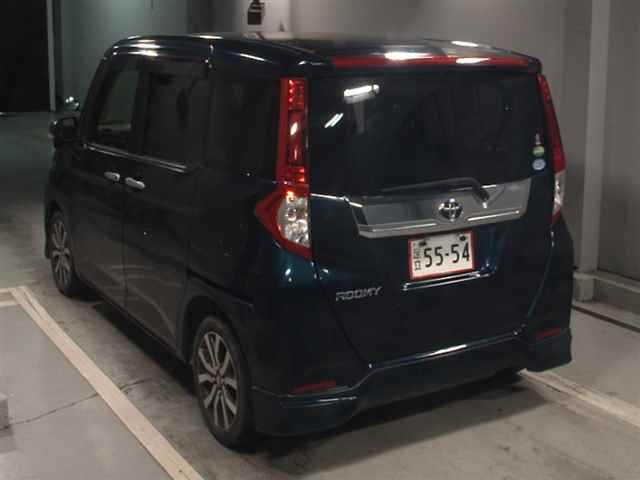 TOYOTA ROOMY 2017