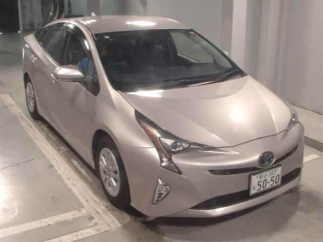 TOYOTA PRIUS 2018