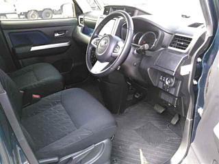 TOYOTA ROOMY 2017
