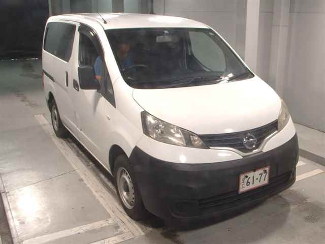 NISSAN NV200 2019