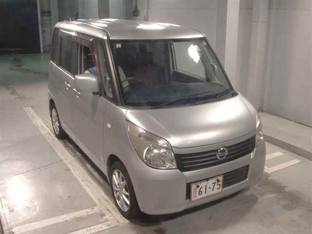 NISSAN ROOX 2010