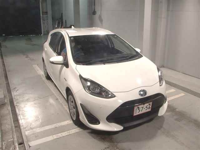 TOYOTA AQUA 2019
