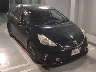 TOYOTA PRIUS ALPHA 2013