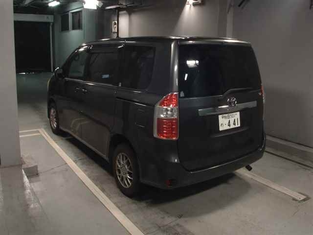 TOYOTA NOAH 2008