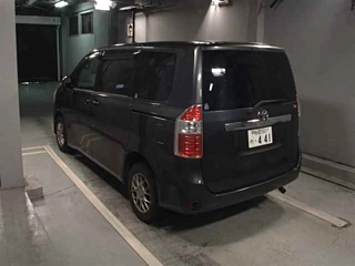 TOYOTA NOAH 2008