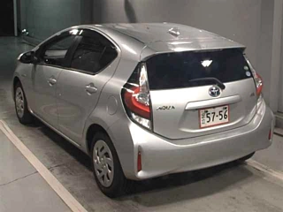 TOYOTA AQUA 2017
