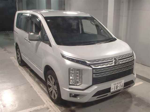 MITSUBISHI DELICA D5 2025