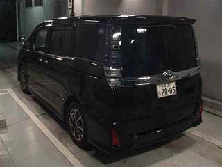 TOYOTA VOXY 2018