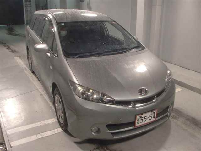 TOYOTA WISH 2010
