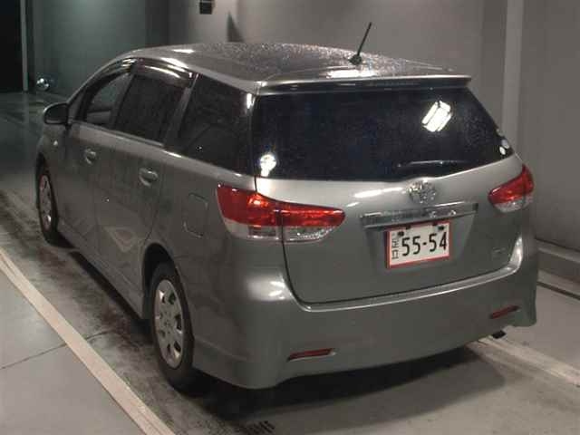 TOYOTA WISH 2010