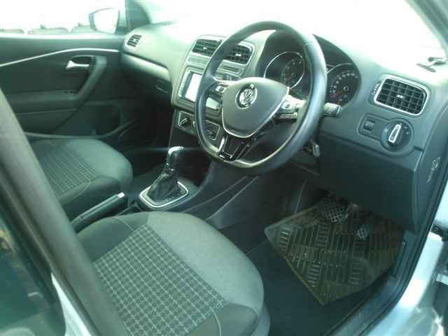 VOLKSWAGEN POLO 2016