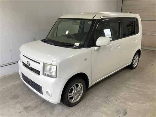 TOYOTA PIXIS SPACE 2012