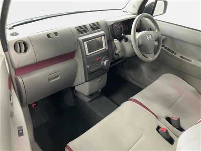 TOYOTA PIXIS SPACE 2012