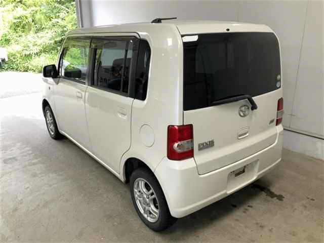 TOYOTA PIXIS SPACE 2012