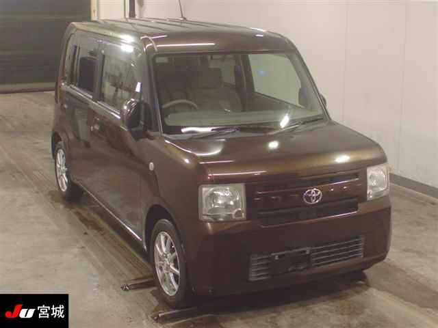 TOYOTA PIXIS SPACE 2012