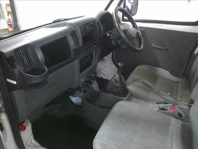 NISSAN CLIPPER TRUCK 2010