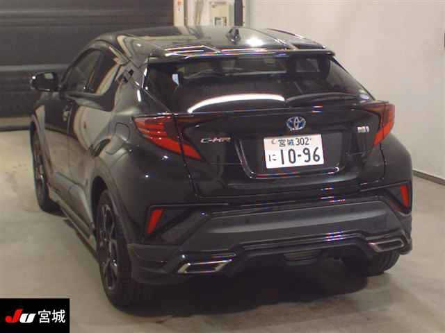 TOYOTA C-HR 2021