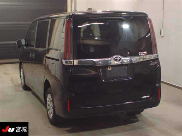 TOYOTA NOAH 2021