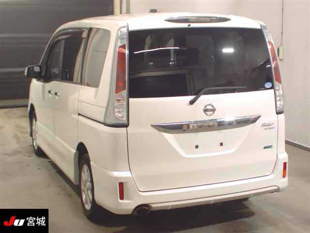 NISSAN SERENA 2011