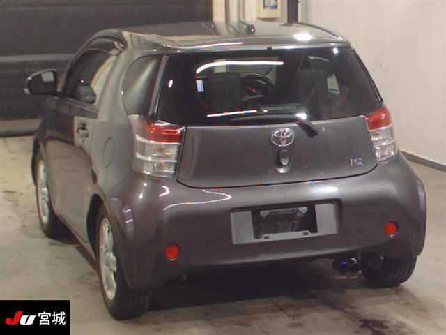 TOYOTA IQ 2010