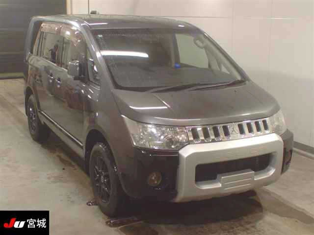 MITSUBISHI DELICA D5 2012