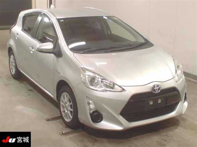 TOYOTA AQUA 2015