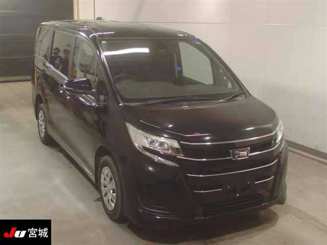 TOYOTA NOAH 2021