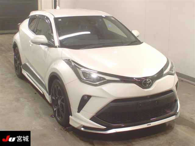 TOYOTA C-HR 2021