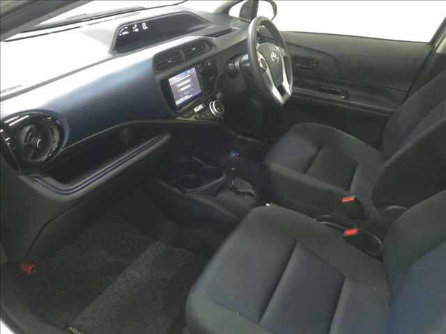 TOYOTA AQUA 2015