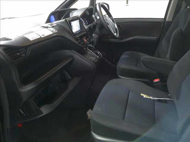 TOYOTA NOAH 2021