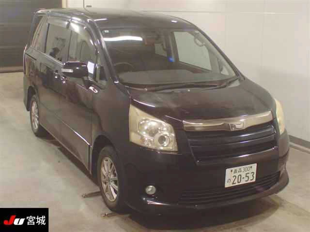 TOYOTA NOAH 2008