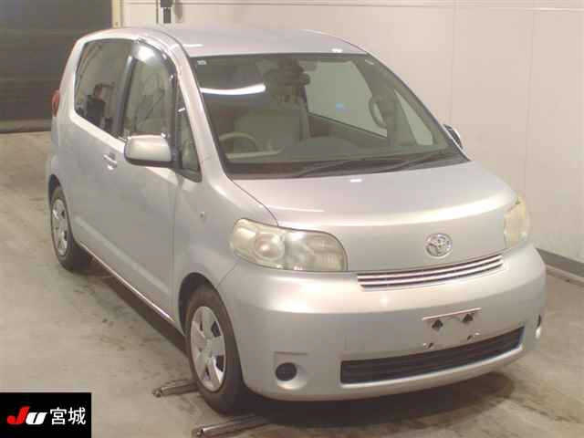 TOYOTA PORTE 2011