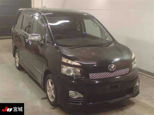 TOYOTA VOXY 2011