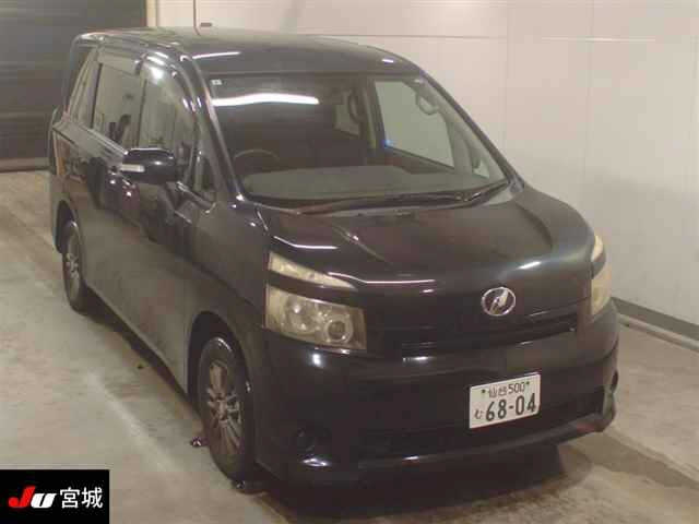 TOYOTA VOXY 2009