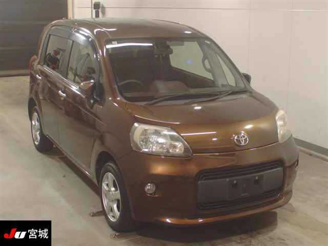 TOYOTA PORTE 2013