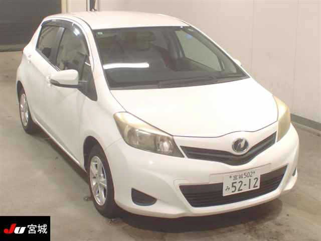 TOYOTA VITZ 2011
