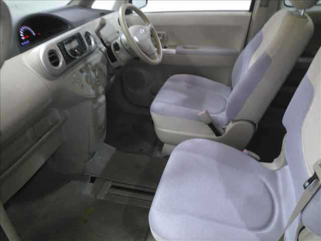 TOYOTA PORTE 2011
