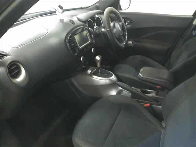 NISSAN JUKE 2011